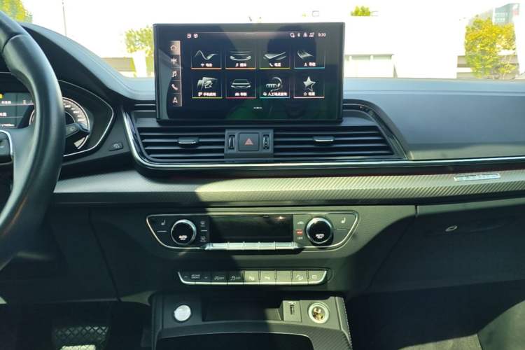 Used Audi Q5L 2021 40 TFSI Luxury Dynamic Edition Audio And AC Panel