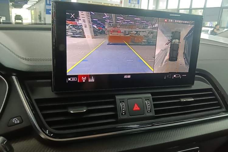 Used Audi Q5L 2021 45 TFSI Luxury Dynamic Edition Audio And AC Panel