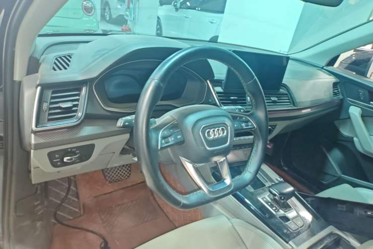 Used Audi Q5L 2021 40 TFSI Luxury Dynamic Edition Center Console