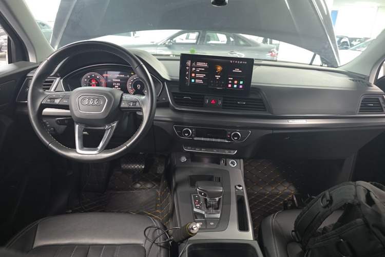 Used Audi Q5L 2021 40 TFSI Fashionable and Elegant Edition Center Console