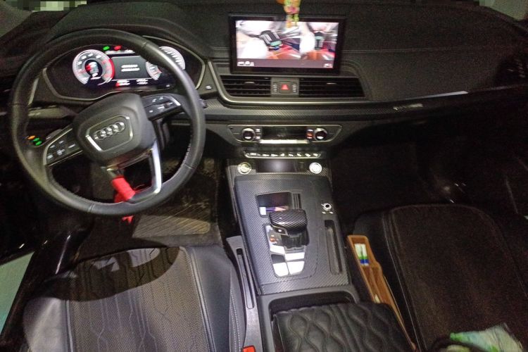 Used Audi Q5L 2021 40 TFSI Fashionable and Elegant Edition Center Console