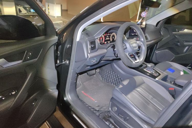 Used Audi Q5L 2021 40 TFSI Fashionable and Elegant Edition Driver Seat
