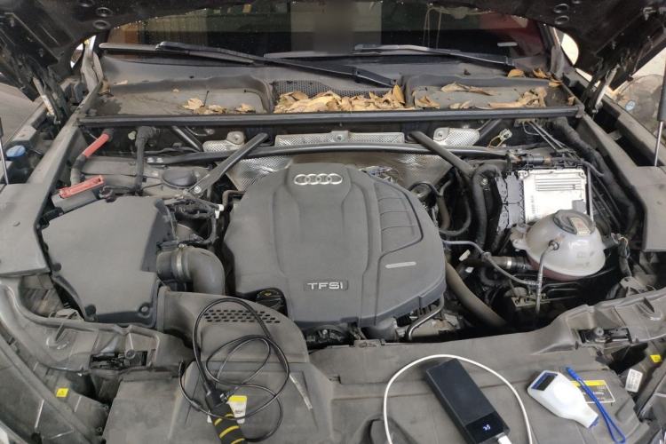 Used Audi Q5L 2021 40 TFSI Luxury Dynamic Edition Engine Bay