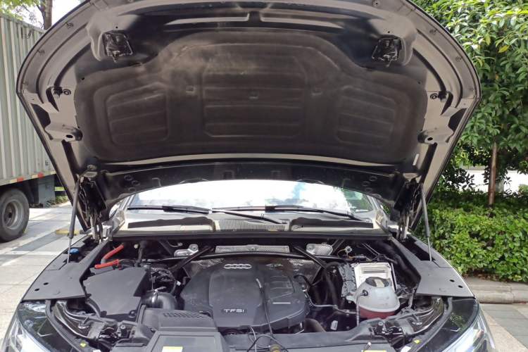 Used Audi Q5L 2021 40 TFSI Luxury Dynamic Edition Engine Bay