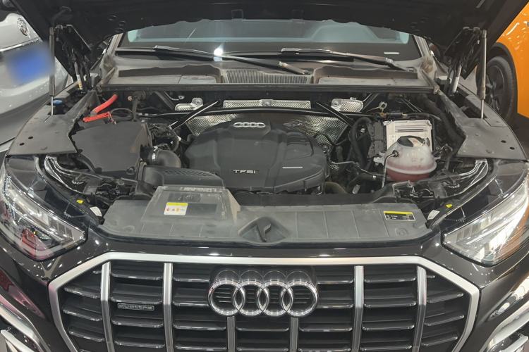 Used Audi Q5L 2021 40 TFSI Fashionable and Elegant Edition Engine Bay