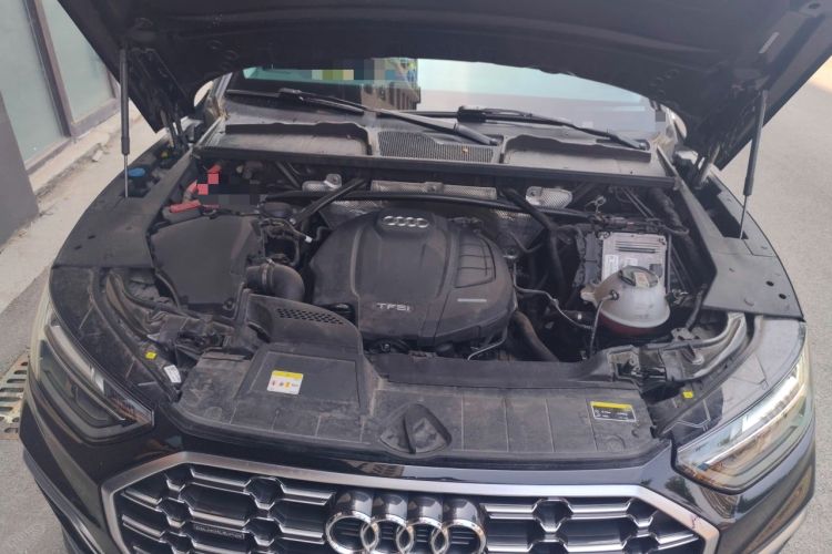 Used Audi Q5L 2021 40 TFSI Fashion Dynamic Model Engine Bay