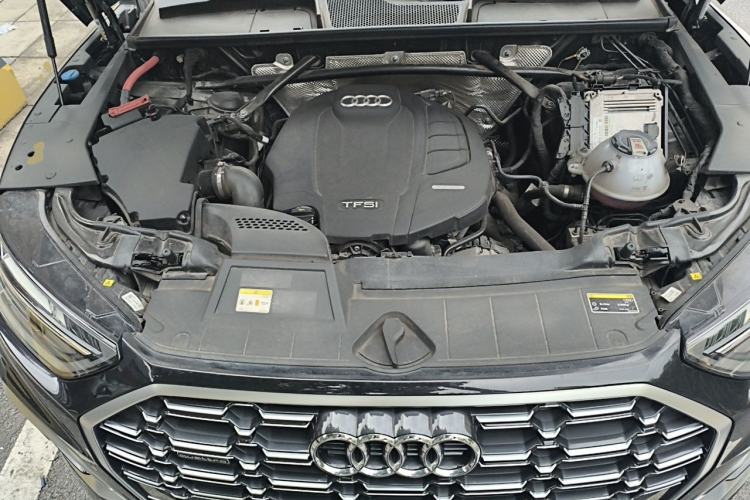 Used Audi Q5L 2021 40 TFSI Fashion Dynamic Model Engine Bay