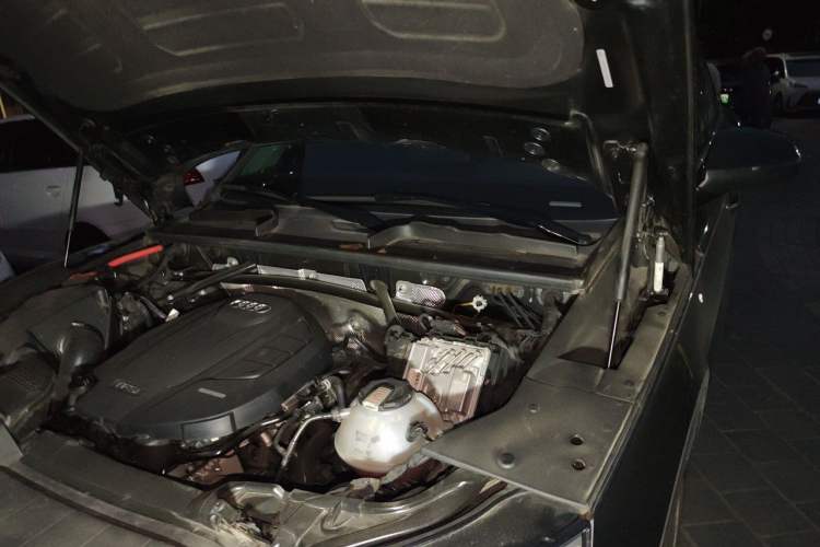 Used Audi Q5L 2021 45 TFSI Luxury Dynamic Edition Engine Bay Left