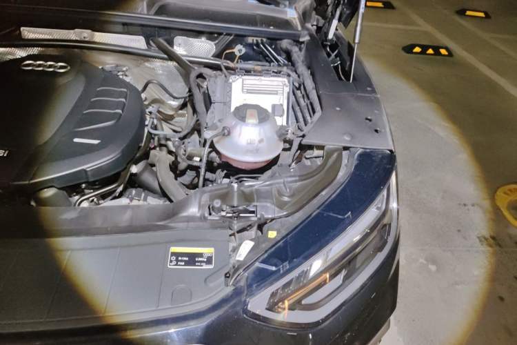 Used Audi Q5L 2021 40 TFSI Fashionable and Elegant Edition Engine Bay Left