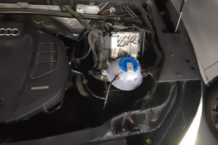 Used Audi Q5L 2021 45 TFSI Luxury Dynamic Edition Engine Bay Left