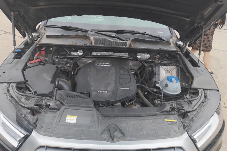Used Audi Q5L 2021 40 TFSI Fashion Dynamic Model Engine Bay