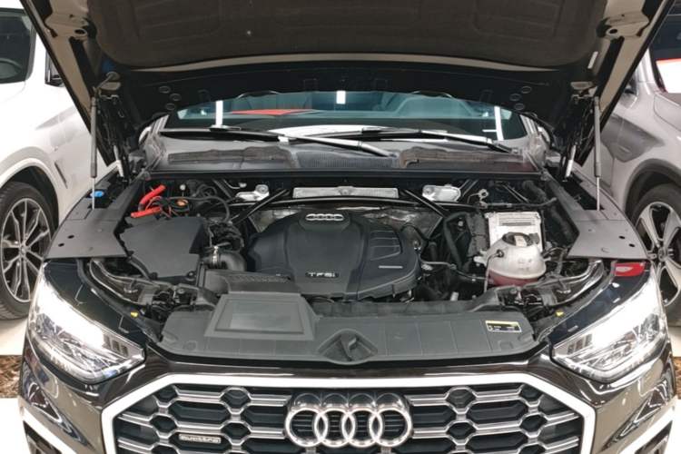 Used Audi Q5L 2021 40 TFSI Luxury Dynamic Edition Engine Bay
