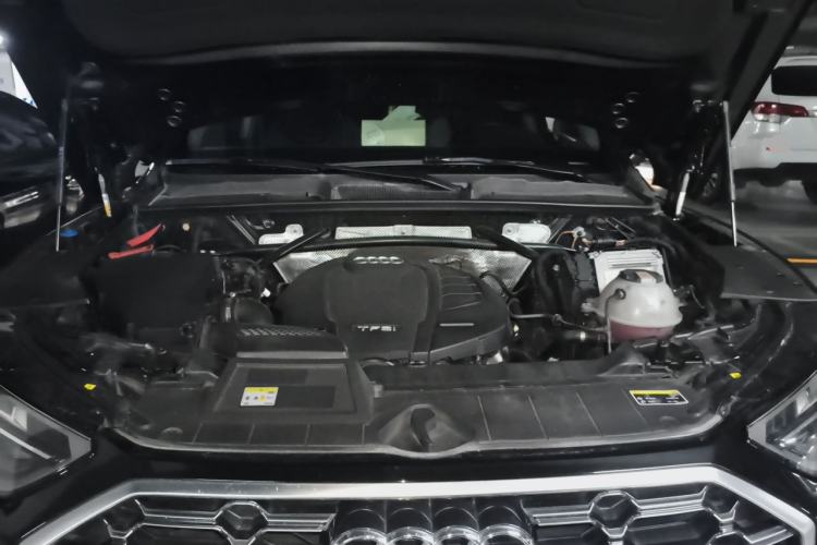 Used Audi Q5L 2021 40 TFSI Luxury Dynamic Edition Engine Bay