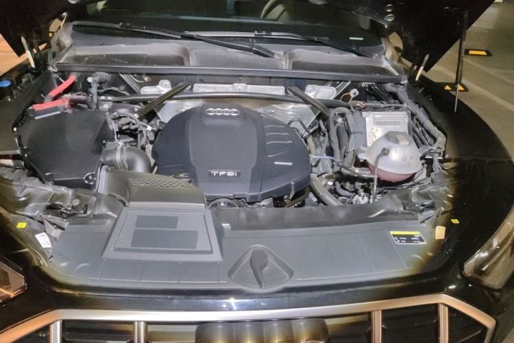 Used Audi Q5L 2021 40 TFSI Fashionable and Elegant Edition Engine Bay