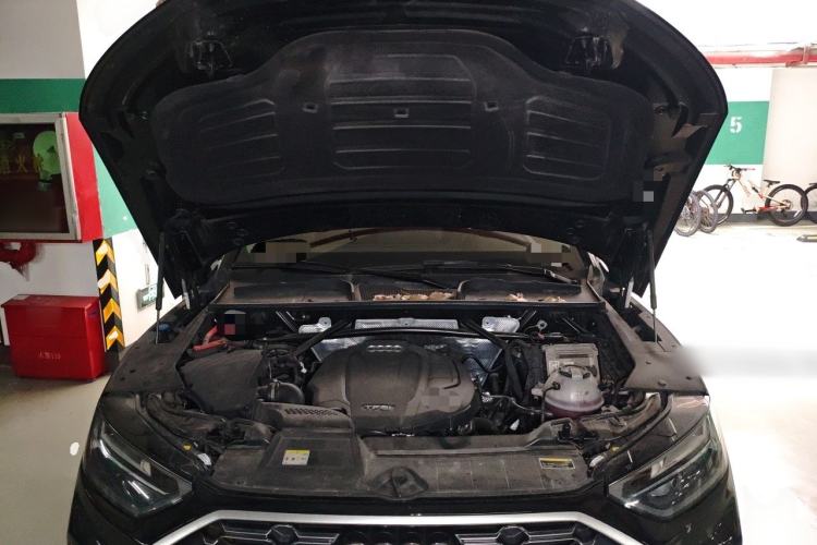 Used Audi Q5L 2021 40 TFSI Fashion Dynamic Model Engine Bay