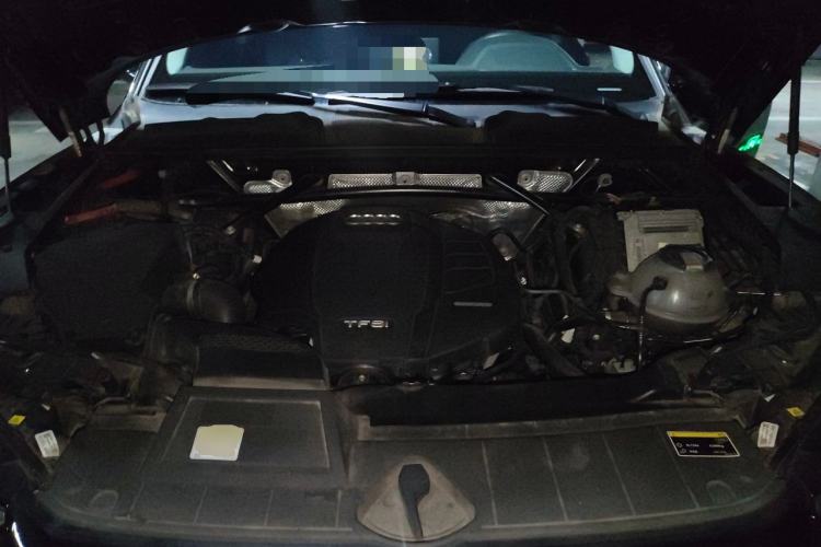 Used Audi Q5L 2021 40 TFSI Fashion Dynamic Model Engine Bay
