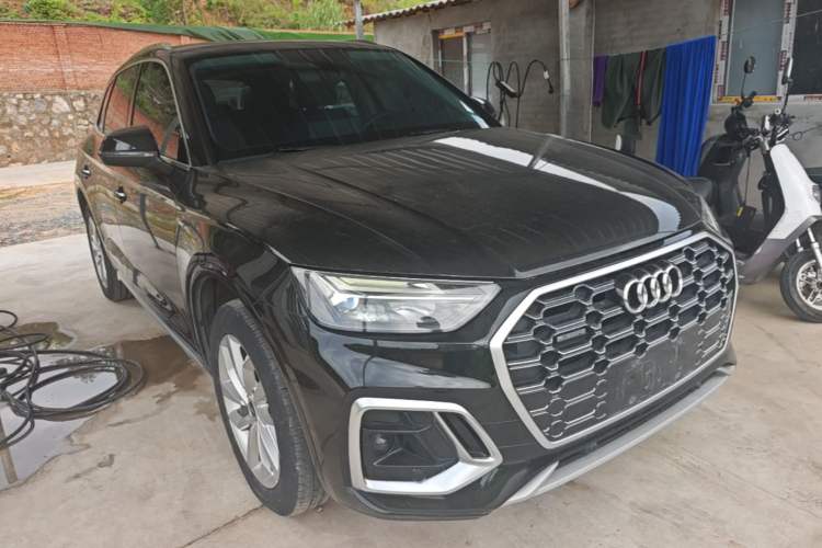 Used Audi Q5L 2021 40 TFSI Luxury Dynamic Edition Front Right 45 Deg