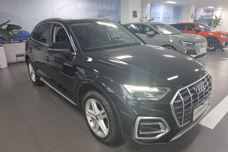 Used Audi Q5L 2021 40 TFSI Fashionable and Elegant Edition Front Right 45 Deg