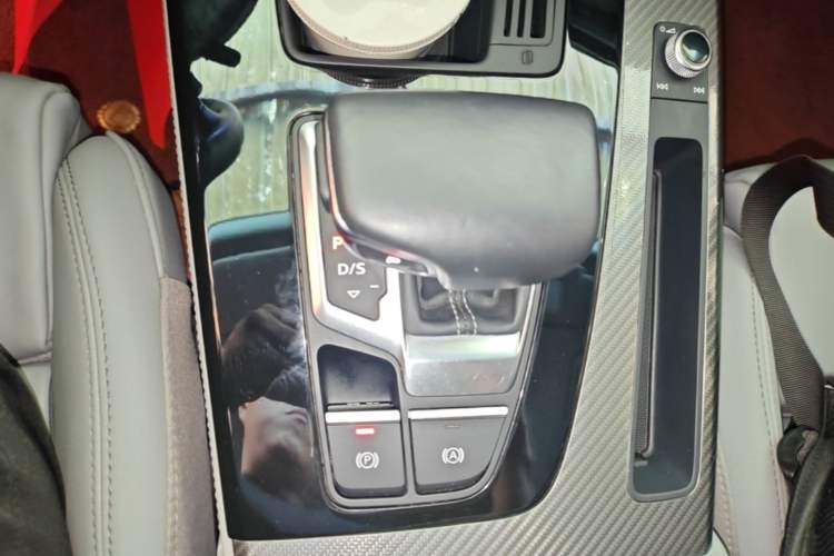 Used Audi Q5L 2021 40 TFSI Luxury Dynamic Edition Gear Lever