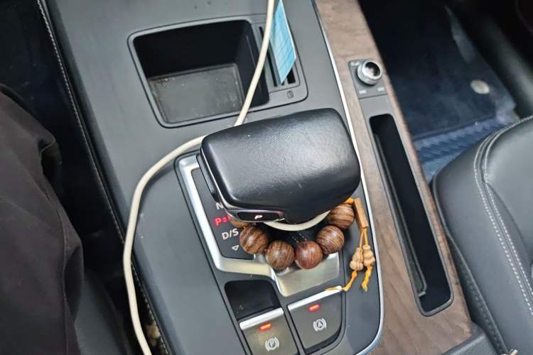 Used Audi Q5L 2021 40 TFSI Luxury Prestige Edition Gear Lever