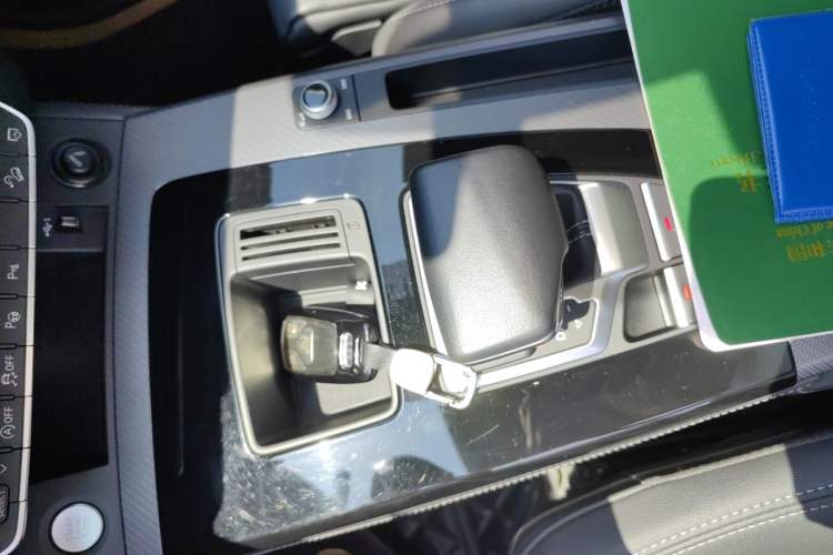 Used Audi Q5L 2021 40 TFSI Enjoy Life Edition Gear Lever