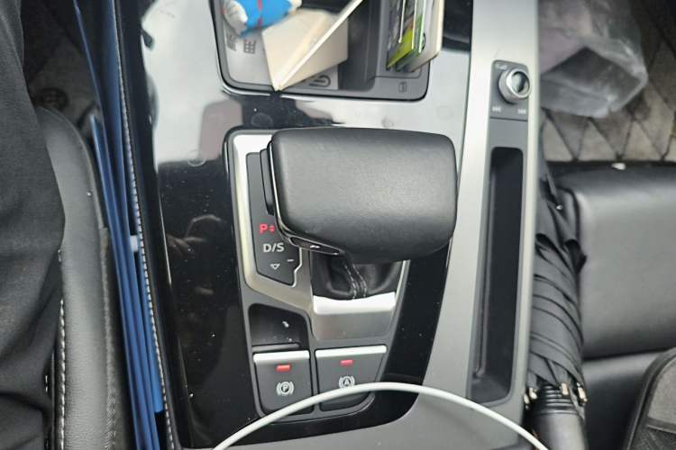 Used Audi Q5L 2021 40 TFSI Fashion Dynamic Model Gear Lever
