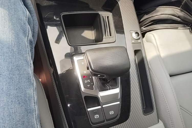 Used Audi Q5L 2021 40 TFSI Luxury Dynamic Edition Gear Lever