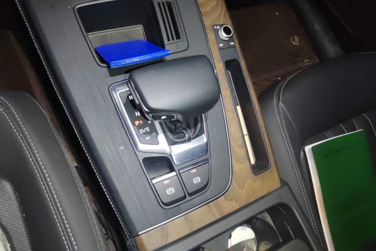 Used Audi Q5L 2021 40 TFSI Luxury Prestige Edition Gear Lever
