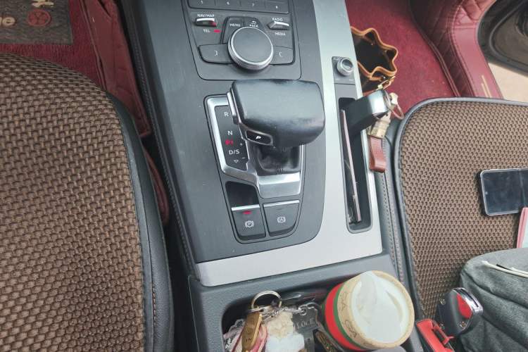 Used Audi Q5L 2021 40 TFSI Fashion Dynamic Model Gear Lever