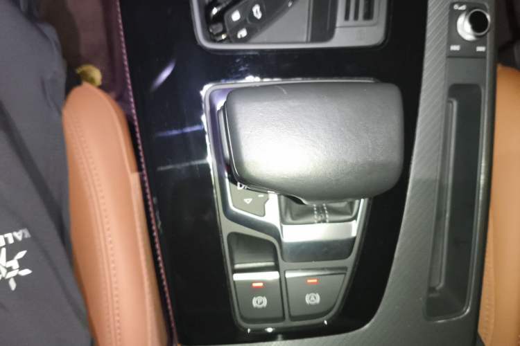 Used Audi Q5L 2021 40 TFSI Luxury Dynamic Edition Gear Lever