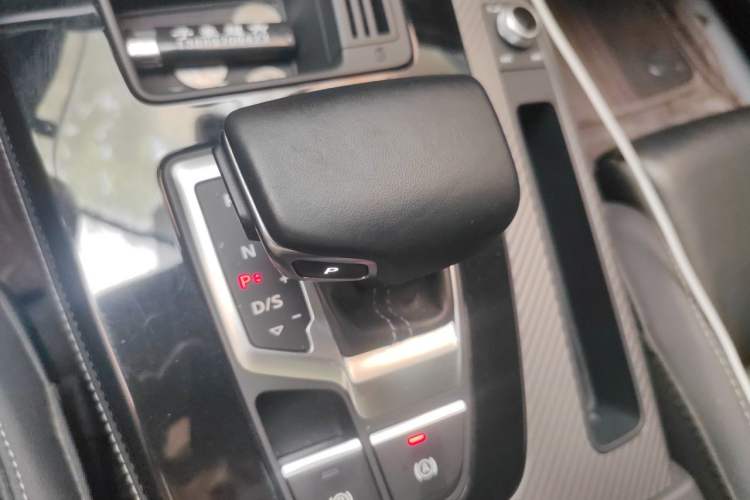 Used Audi Q5L 2021 40 TFSI Luxury Dynamic Edition Gear Lever