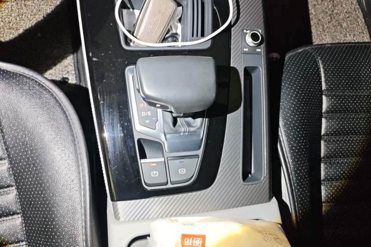 Used Audi Q5L 2021 40 TFSI Fashion Dynamic Model Gear Lever