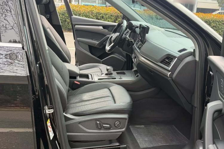 Used Audi Q5L 2021 40 TFSI Fashionable and Elegant Edition Interior 2
