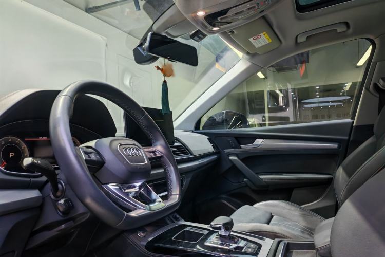 Used Audi Q5L 2021 40 TFSI Fashion Dynamic Model Interior 2