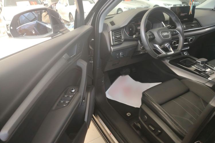 Used Audi Q5L 2021 40 TFSI Fashion Dynamic Model Interior 2