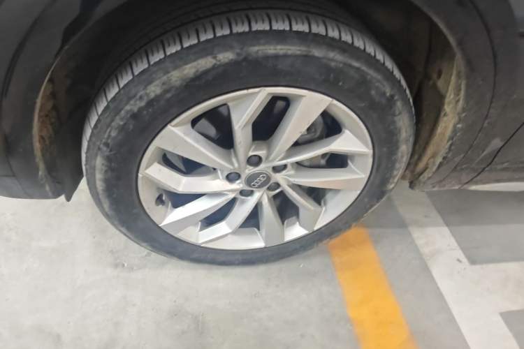 Used Audi Q5L 2021 40 TFSI Luxury Dynamic Edition Left Front Wheel Hub