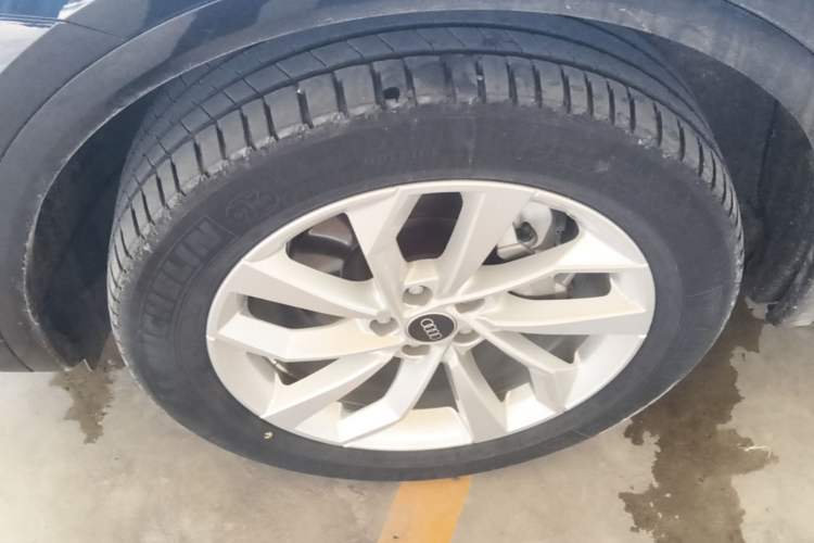 Used Audi Q5L 2021 40 TFSI Luxury Dynamic Edition Left Front Wheel Hub