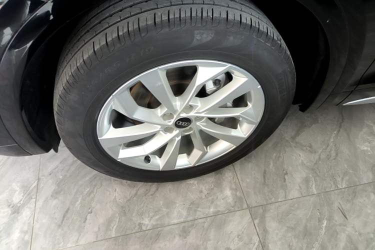 Used Audi Q5L 2021 40 TFSI Luxury Dynamic Edition Left Front Wheel Hub
