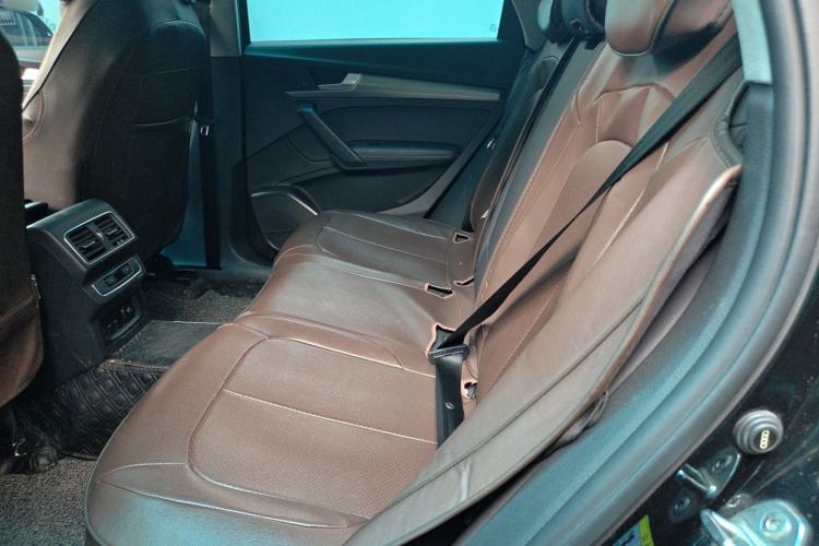 Used Audi Q5L 2021 40 TFSI Fashionable and Elegant Edition Left Rear Seat