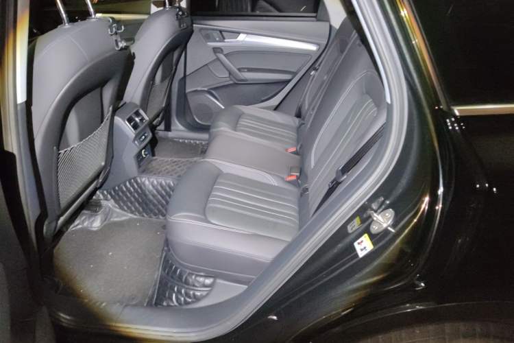 Used Audi Q5L 2021 40 TFSI Fashionable and Elegant Edition Left Rear Seat
