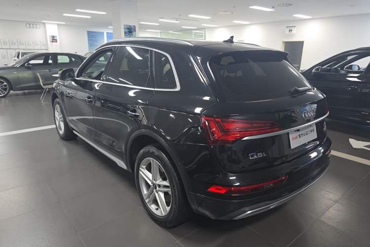 Used Audi Q5L 2021 40 TFSI Fashionable and Elegant Edition Rear Left 45 Deg