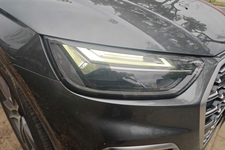 Used Audi Q5L 2021 40 TFSI Fashion Dynamic Model Right Front Headlight