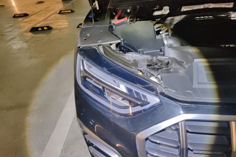 Used Audi Q5L 2021 40 TFSI Fashionable and Elegant Edition Right Front Headlight