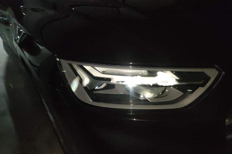 Used Audi Q5L 2021 40 TFSI Fashion Dynamic Model Right Front Headlight
