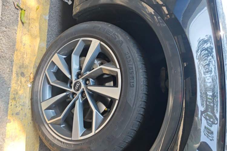 Used Audi Q5L 2021 40 TFSI Luxury Prestige Edition Right Front Wheel Hub