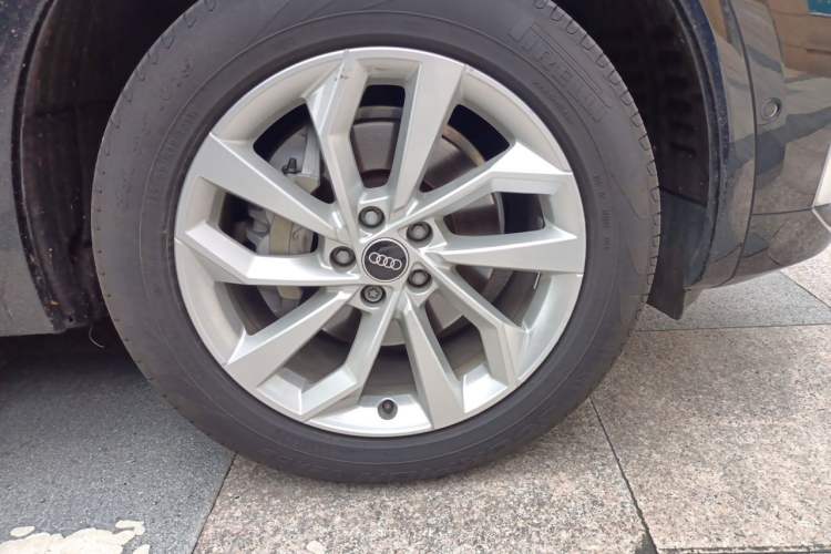 Used Audi Q5L 2021 40 TFSI Luxury Dynamic Edition Right Front Wheel Hub