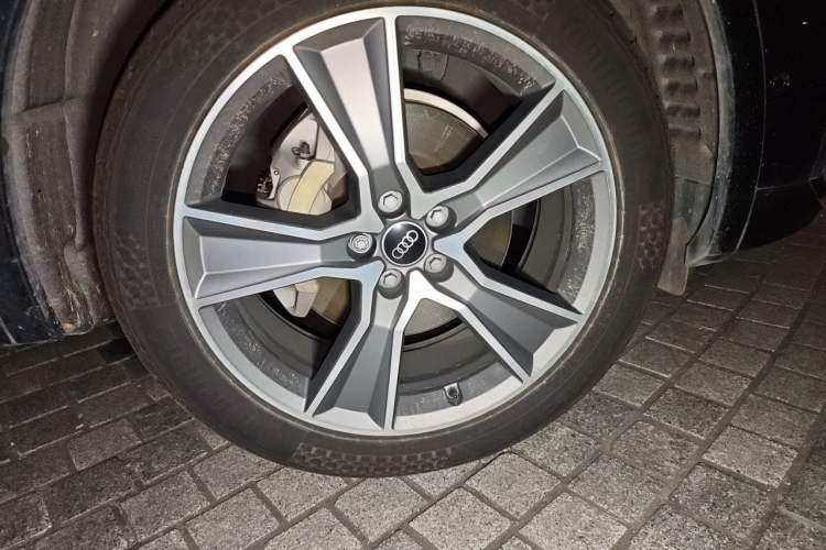 Used Audi Q5L 2021 45 TFSI Luxury Dynamic Edition Right Front Wheel Hub
