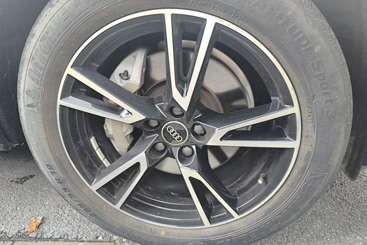 Used Audi Q5L 2021 40 TFSI Fashion Dynamic Model Right Front Wheel Hub