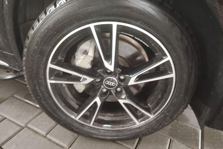 Used Audi Q5L 2021 40 TFSI Luxury Dynamic Edition Right Front Wheel Hub