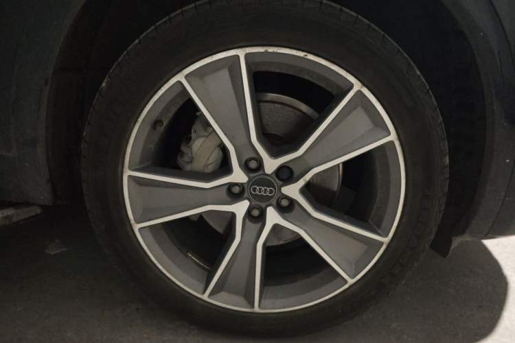 Used Audi Q5L 2021 45 TFSI Luxury Dynamic Edition Right Front Wheel Hub